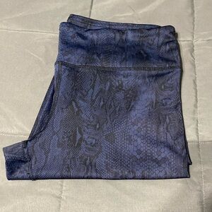 90 Degree by Reflex cropped leggings. Size Large